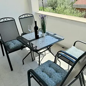 & Petra Pensjonat
